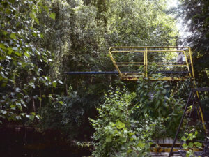 Der eingewachsene Sprungturm im alten Stadtbad Krefeld, Copyright: Mario Giordano