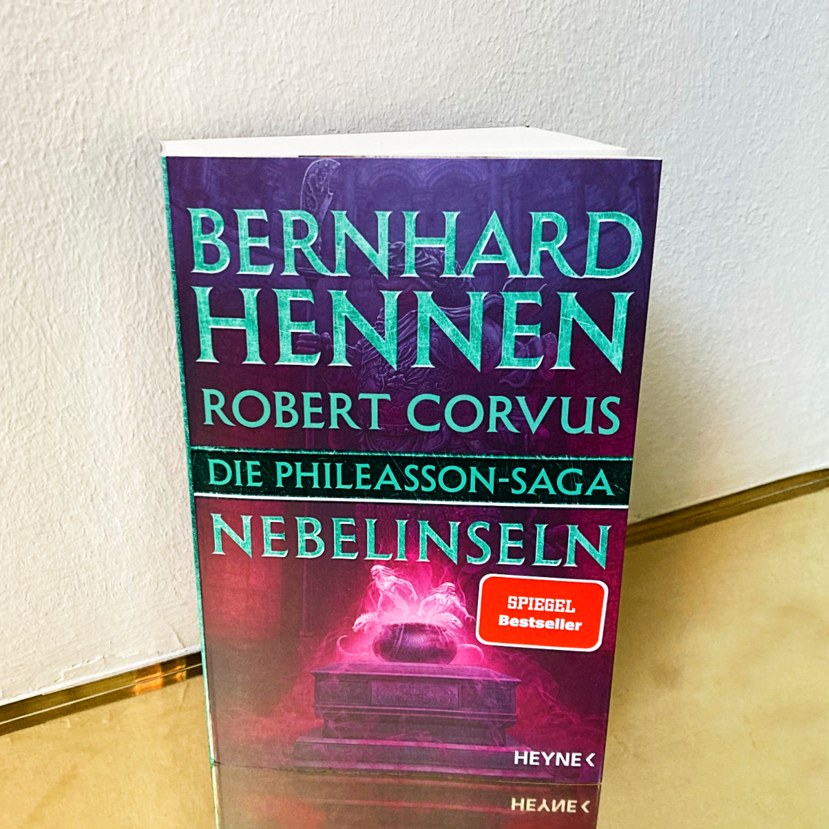 Cover von Bernhard Hennens "Die Nebelinseln"
