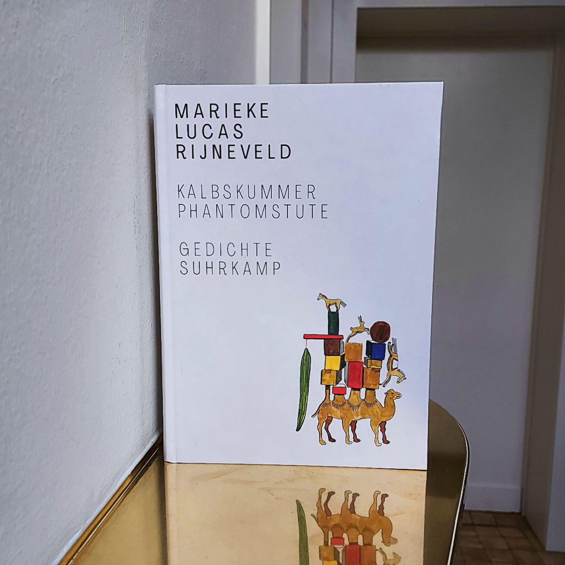 Cover des Gedichtbands "Kalbskummer. Phantomstute" von Marieke Lucas Rijneveld